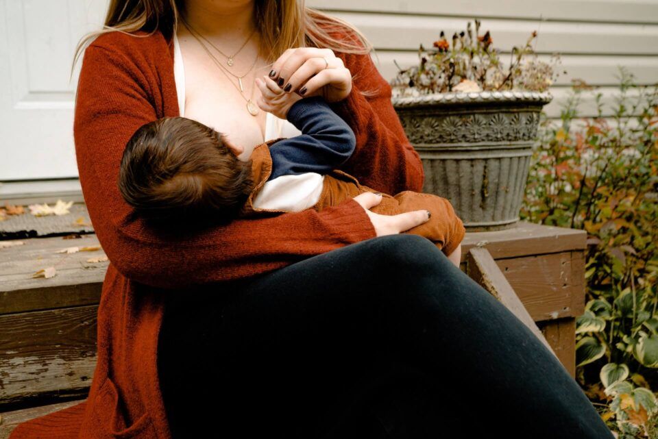 O θηλασμός προστατεύει τα μωρά από λευχαιμία - Θηλασμός