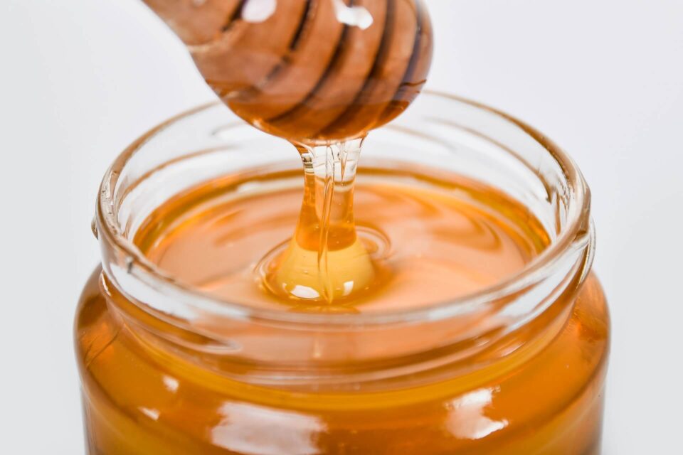 Το μέλι που «ζαχαρώνει» είναι καλό ή όχι τελικά - μέλι